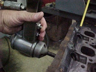 Air powered valve spring tool detail